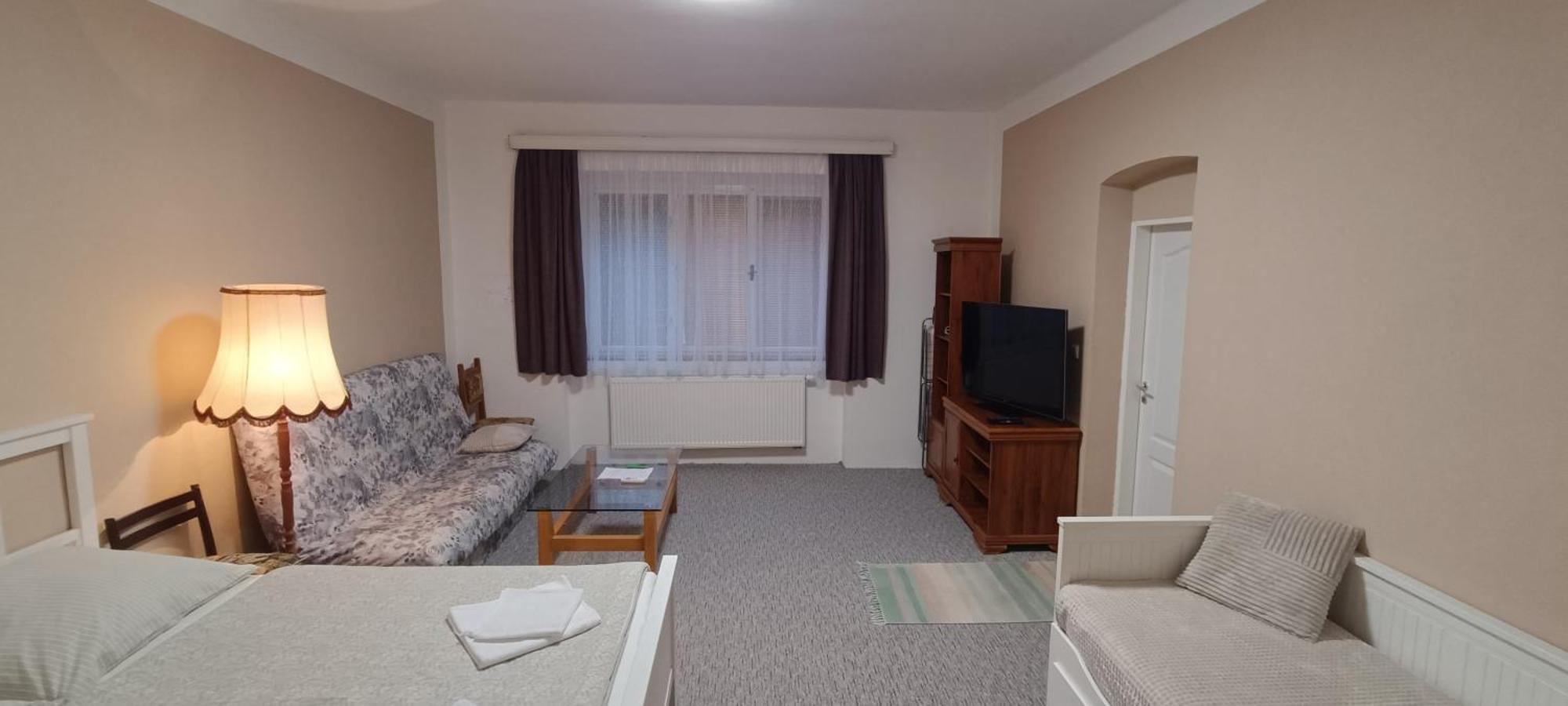 Apartman Horni Slavkov Hodinarstvi Buitenkant foto