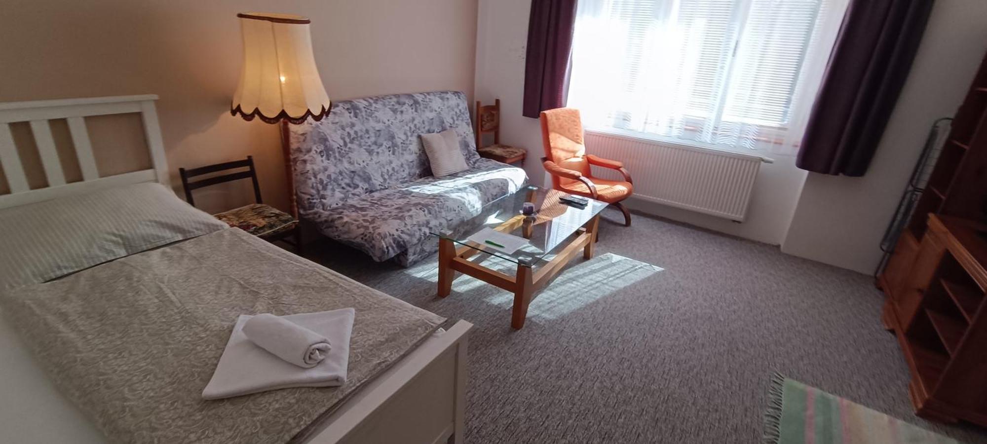 Apartman Horni Slavkov Hodinarstvi Buitenkant foto